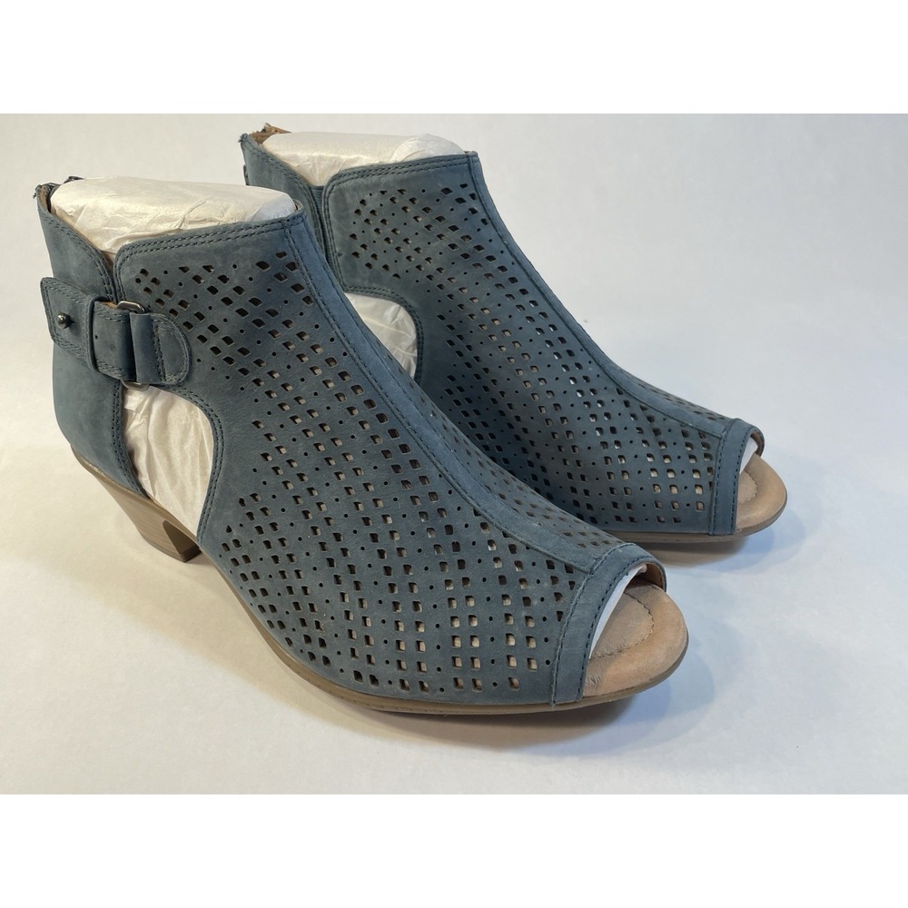 Earth Brand Peep Toe, Lazer Cut Moroccan Blue Taupe, Soft Suede  Size 9.5D
